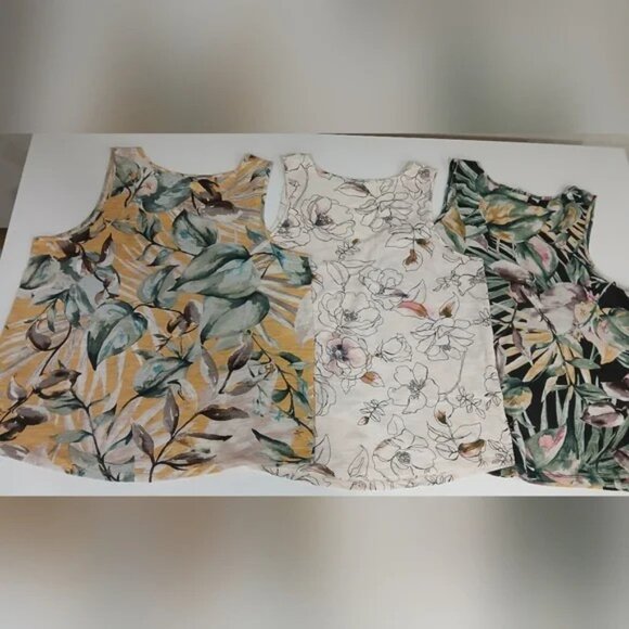 Set of Three Reitmans Tank Tops, Floral, Size Large, Good Condition, Bundle for - Picture 2 of 2